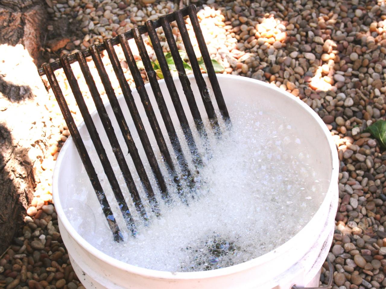 How To Clean A BBQ Grill In 10 Easy Steps - King of Maids Blog How To Boil Water On A Grill
